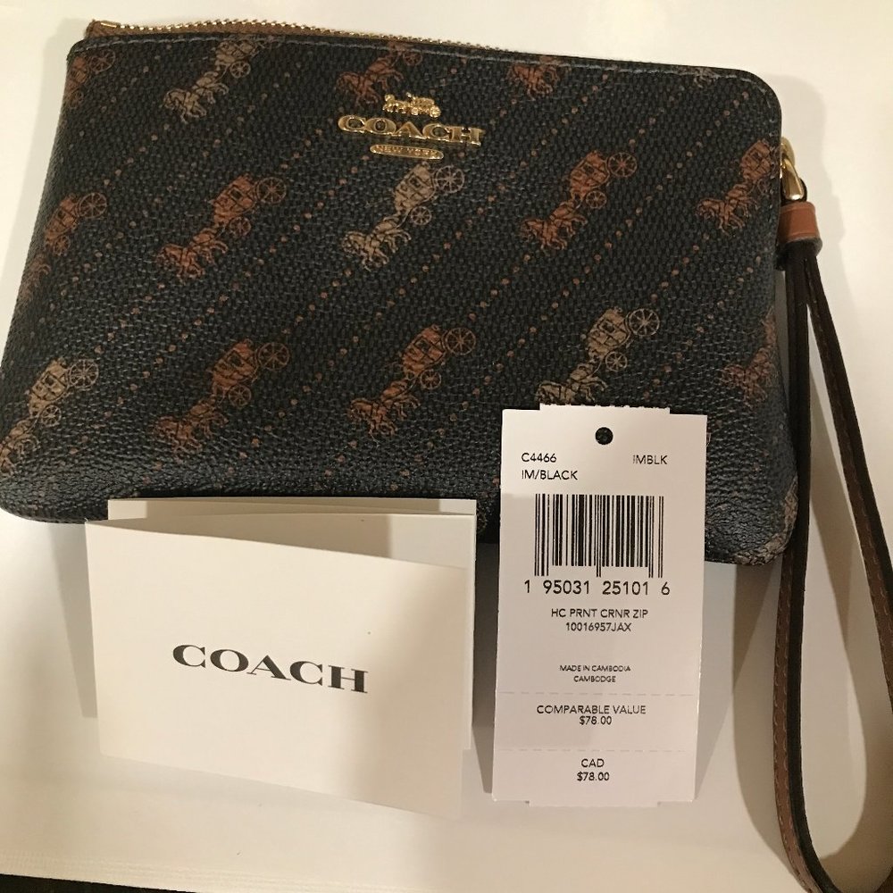 Coach Corner Zip Wrislet